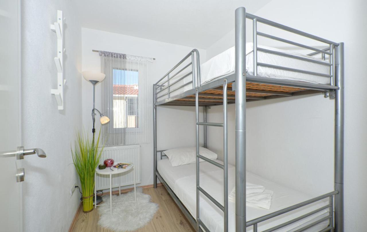 Copacabana Beach Apartments Трогир Экстерьер фото