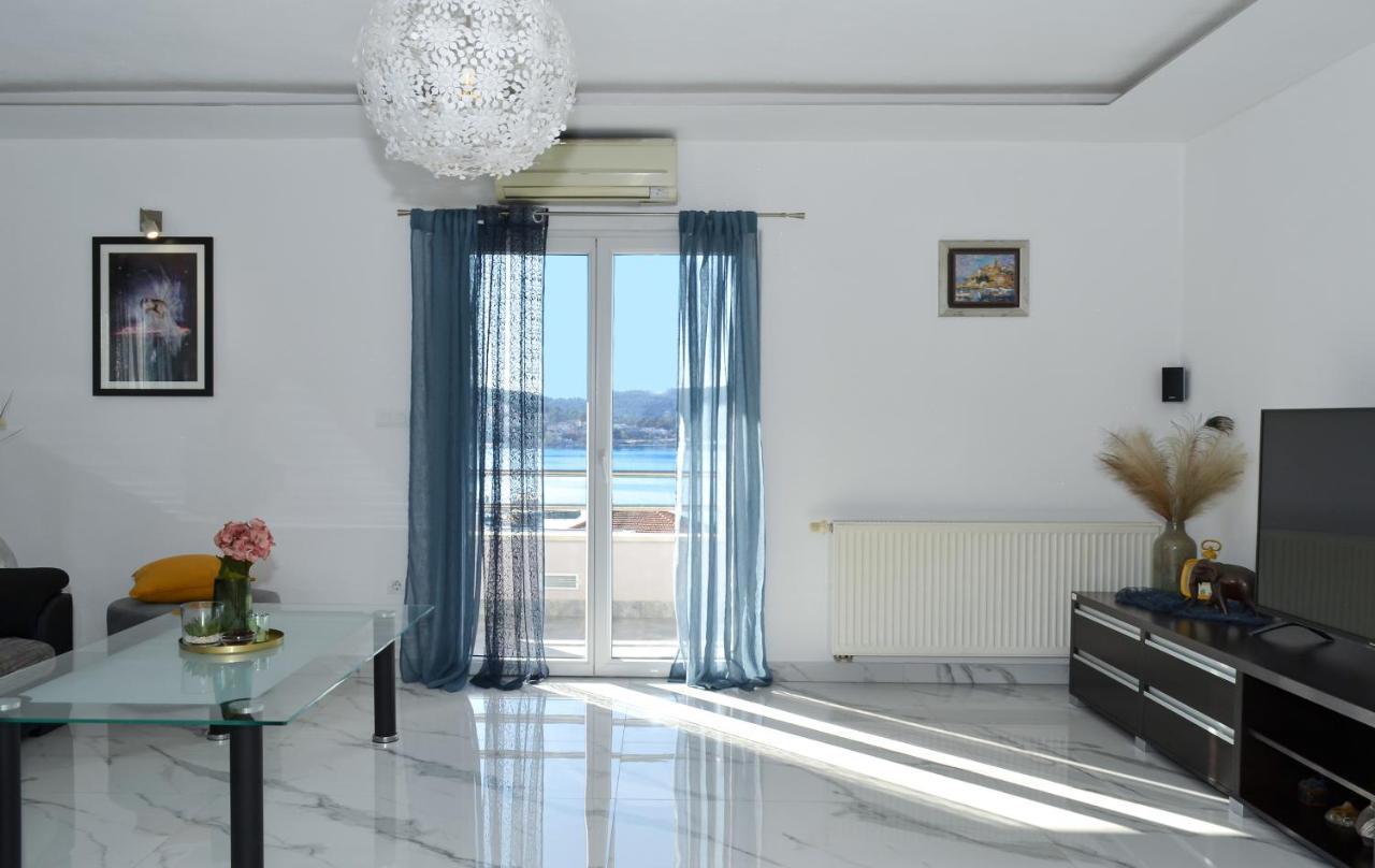 Copacabana Beach Apartments Трогир Экстерьер фото