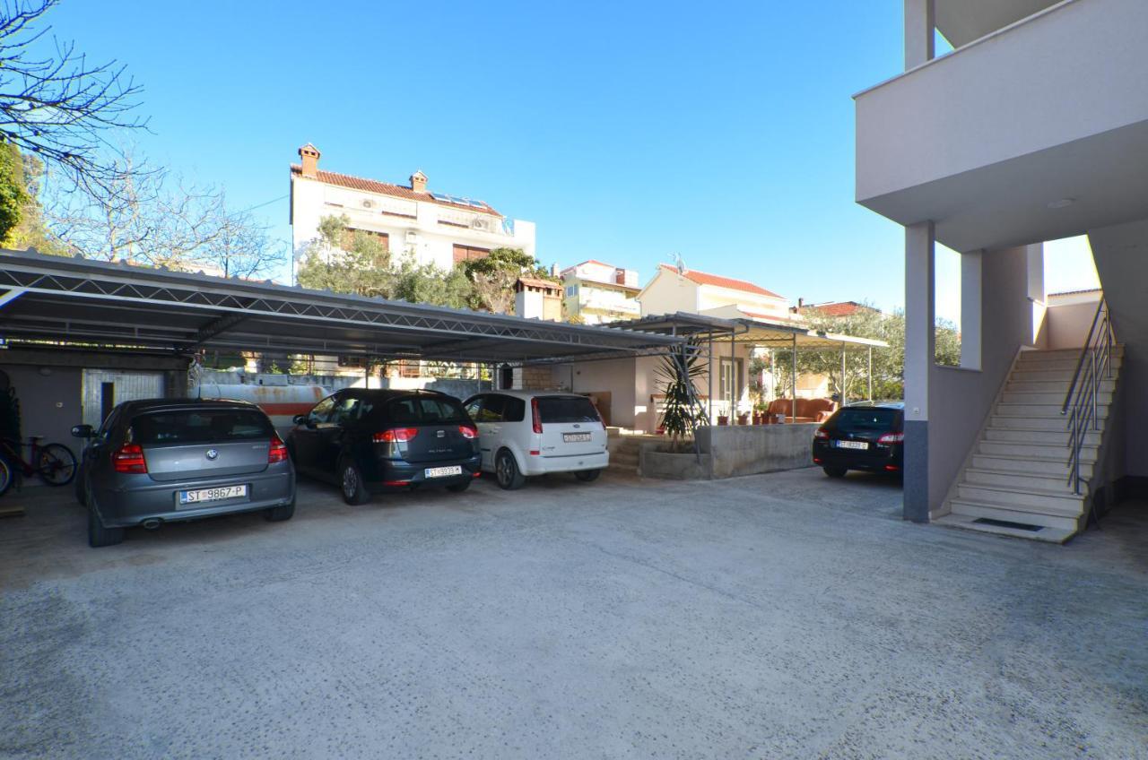 Copacabana Beach Apartments Трогир Экстерьер фото