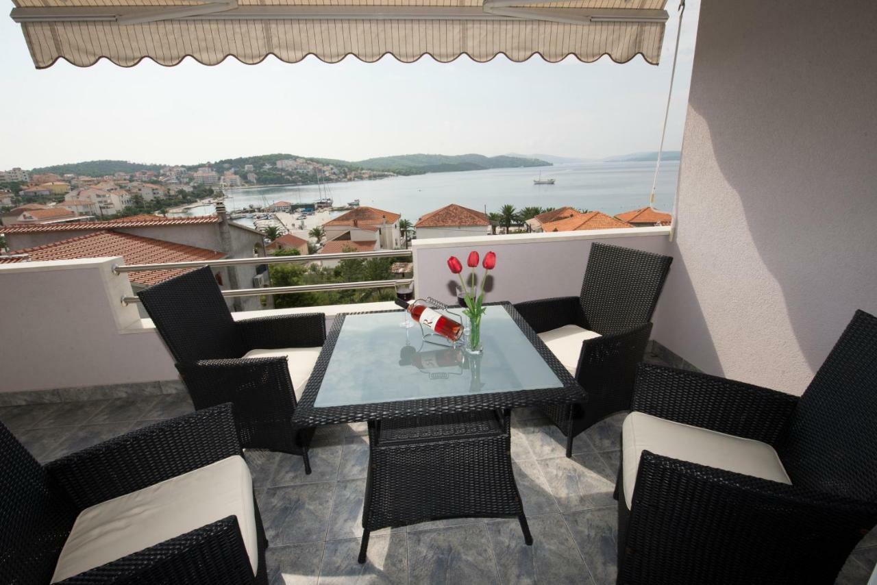 Copacabana Beach Apartments Трогир Экстерьер фото